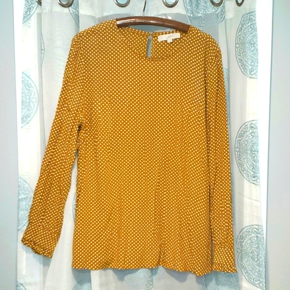 *LOFT* NWOT polka dot top